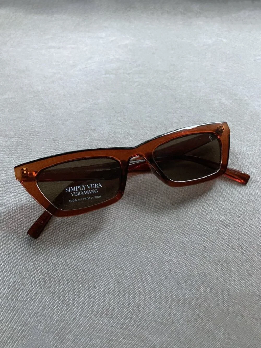 Simply Vera, Vera Wang, FATIMA amber Sunglasses, Weekender Travel Shades, NWOT